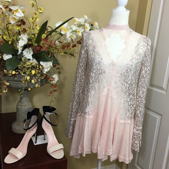 FREE PEOPLE SECRET ORIGINS LACE TUNIC, ROSY CORAL, LONG BELL SLEEVES (NWT) - Picture 4 of 8